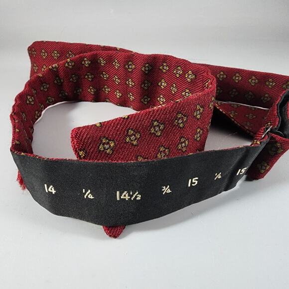 Vintage 1.5" Bowtie Adjustable 50s 60s Rockabilly Red w/Floral Accents - Picture 3 of 3